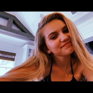 Meet your Posher, Kelsey